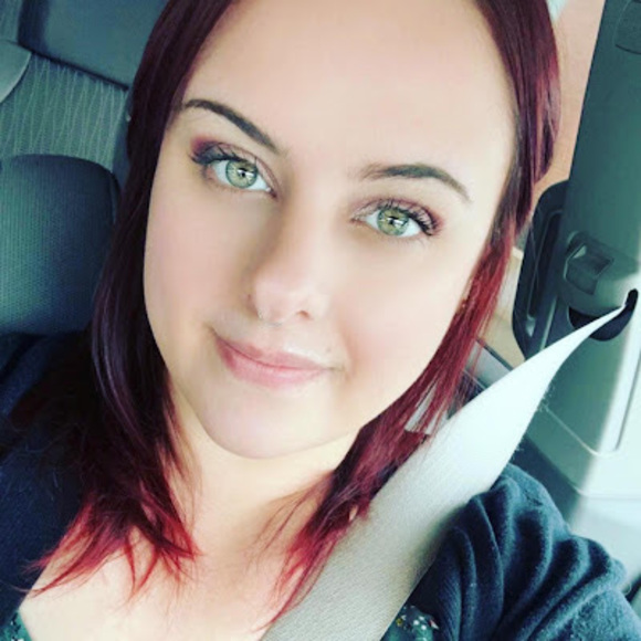 Meet your Posher, Cassandra - Picture 1 of 1